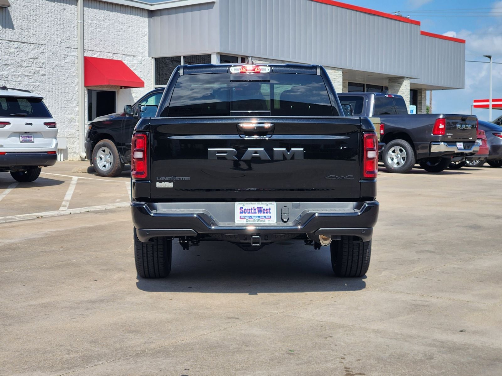 2026 RAM Ram 1500 RAM 1500 LONE STAR CREW CAB 4X4 5'7' BOX
