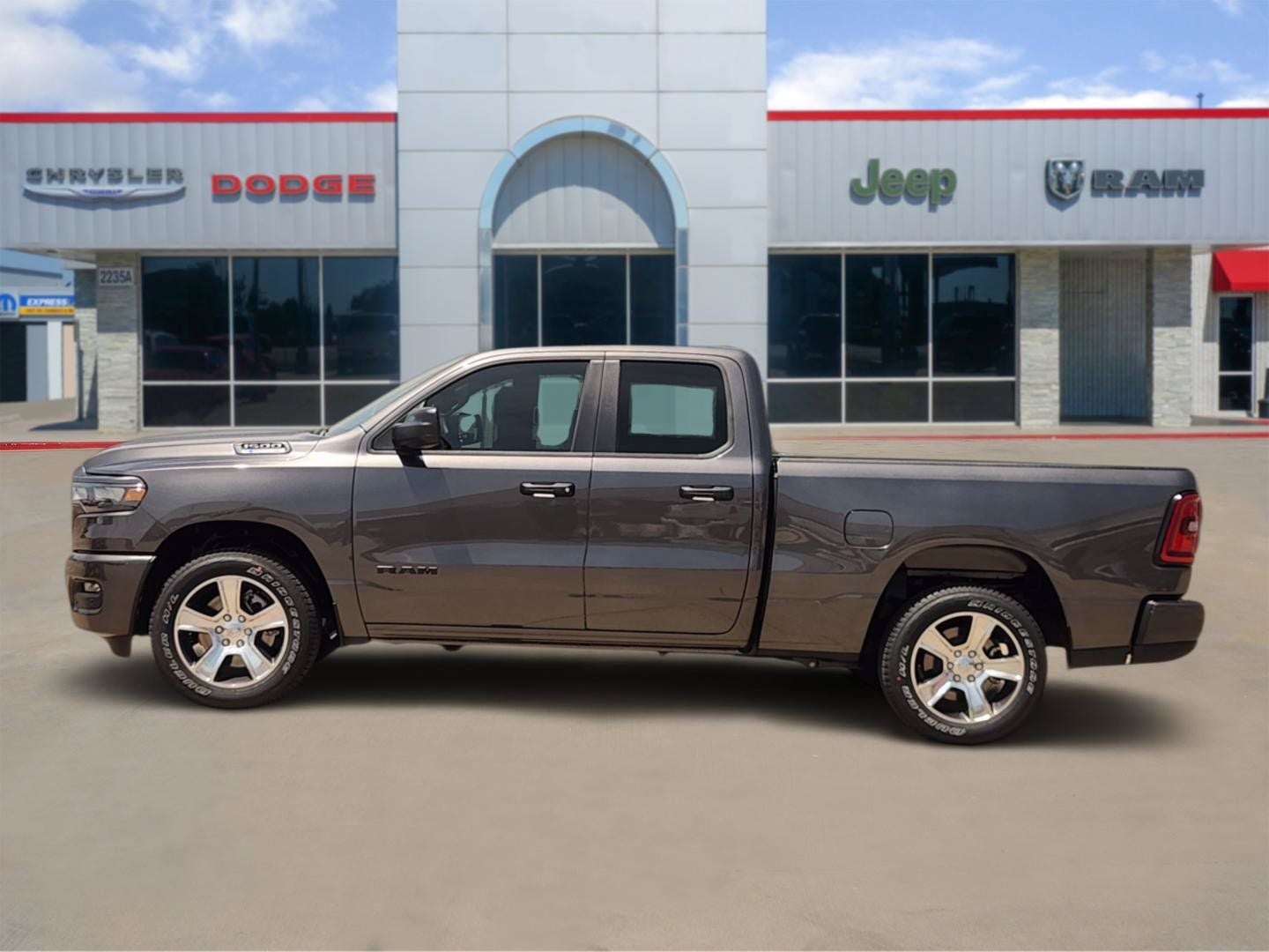 2026 RAM Ram 1500 RAM 1500 EXPRESS QUAD CAB 4X2 6'4' BOX