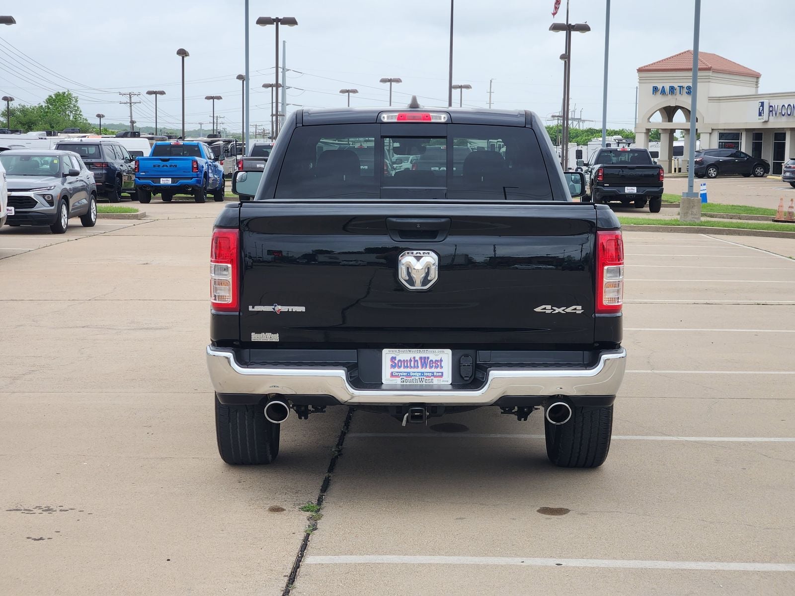 2023 RAM Ram 1500 Lone Star Crew Cab 4x4 5'7' Box