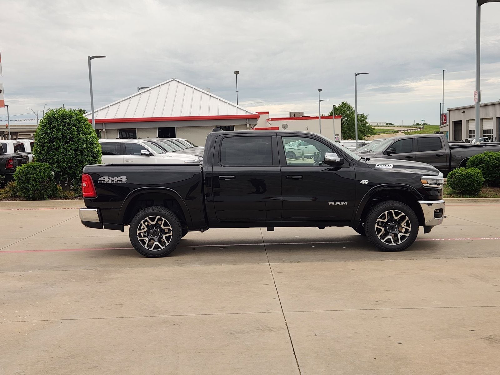 2026 RAM Ram 1500 RAM 1500 LARAMIE CREW CAB 4X4 5'7' BOX