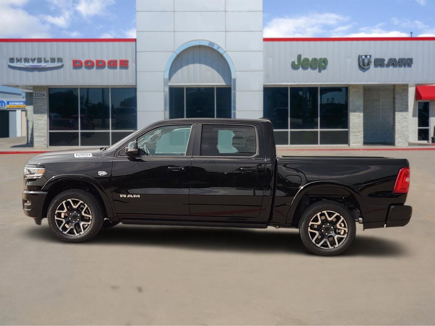 2026 RAM Ram 1500 RAM 1500 LARAMIE CREW CAB 4X4 5'7' BOX