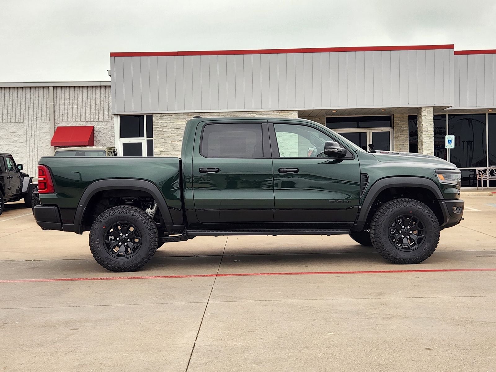 2026 RAM Ram 1500 RAM 1500 RHO CREW CAB 4X4 5'7' BOX