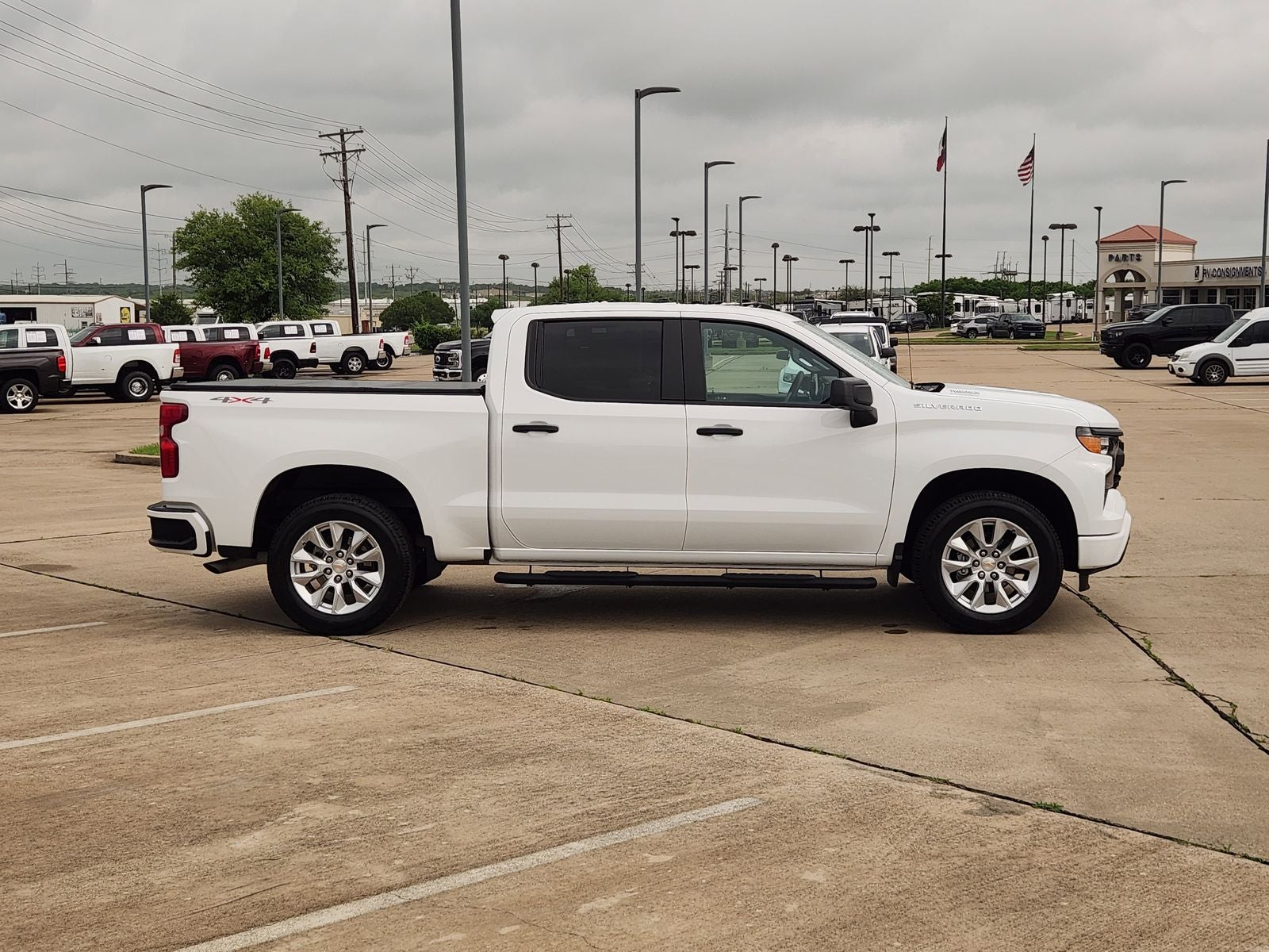 2025 Chevrolet Silverado 1500 4WD Crew Cab Short Bed Custom