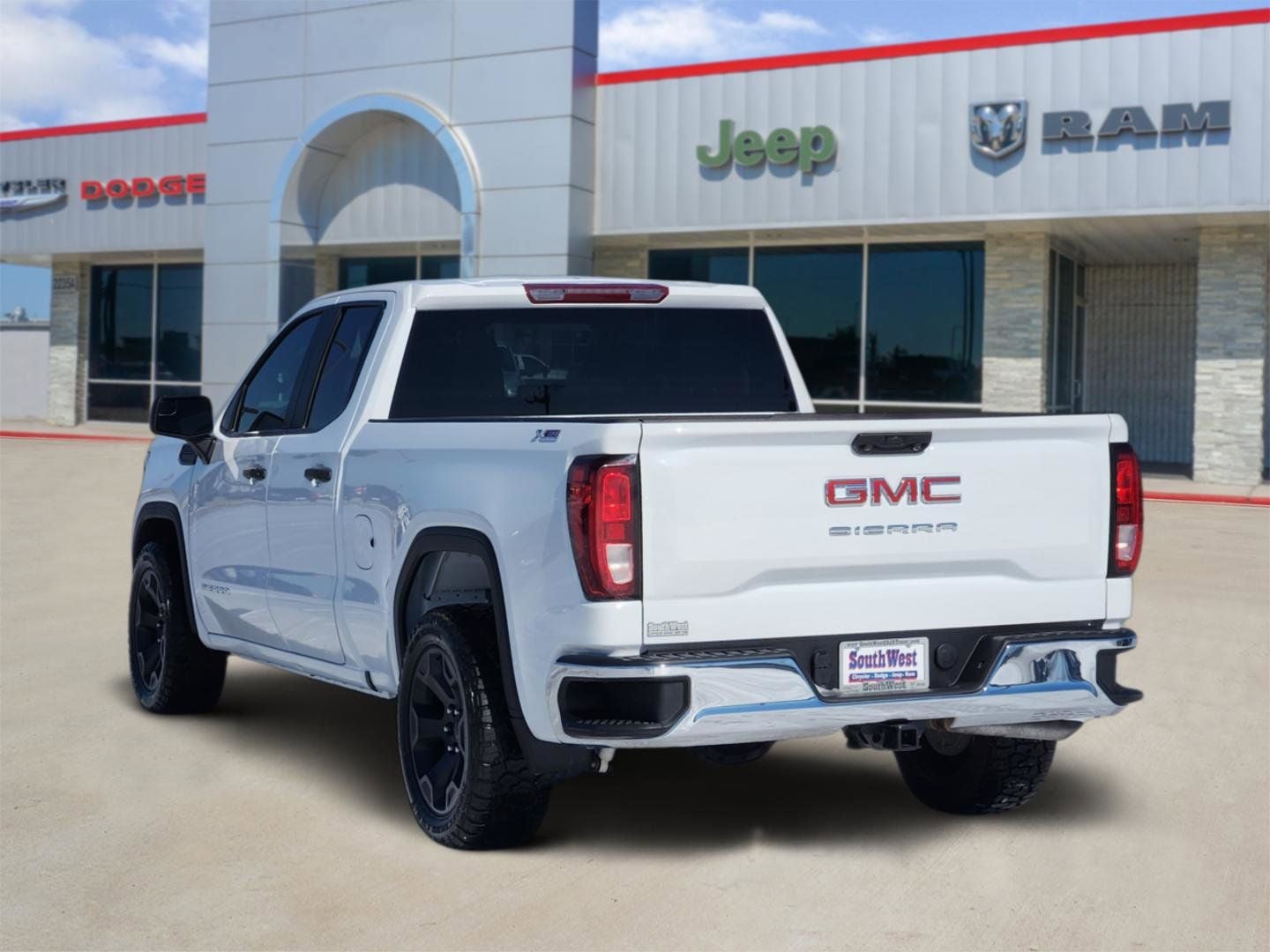 2023 GMC Sierra 1500 4WD Double Cab Standard Box Pro
