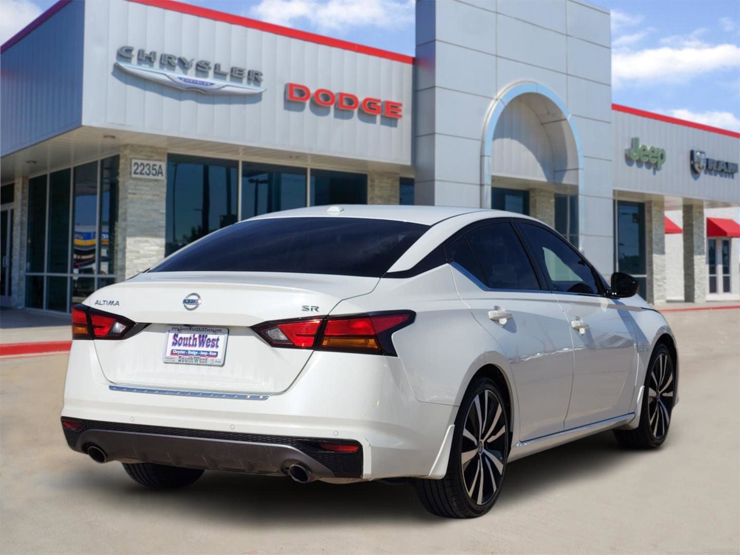 2022 Nissan Altima SR FWD