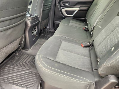 2018 Nissan TITAN SV