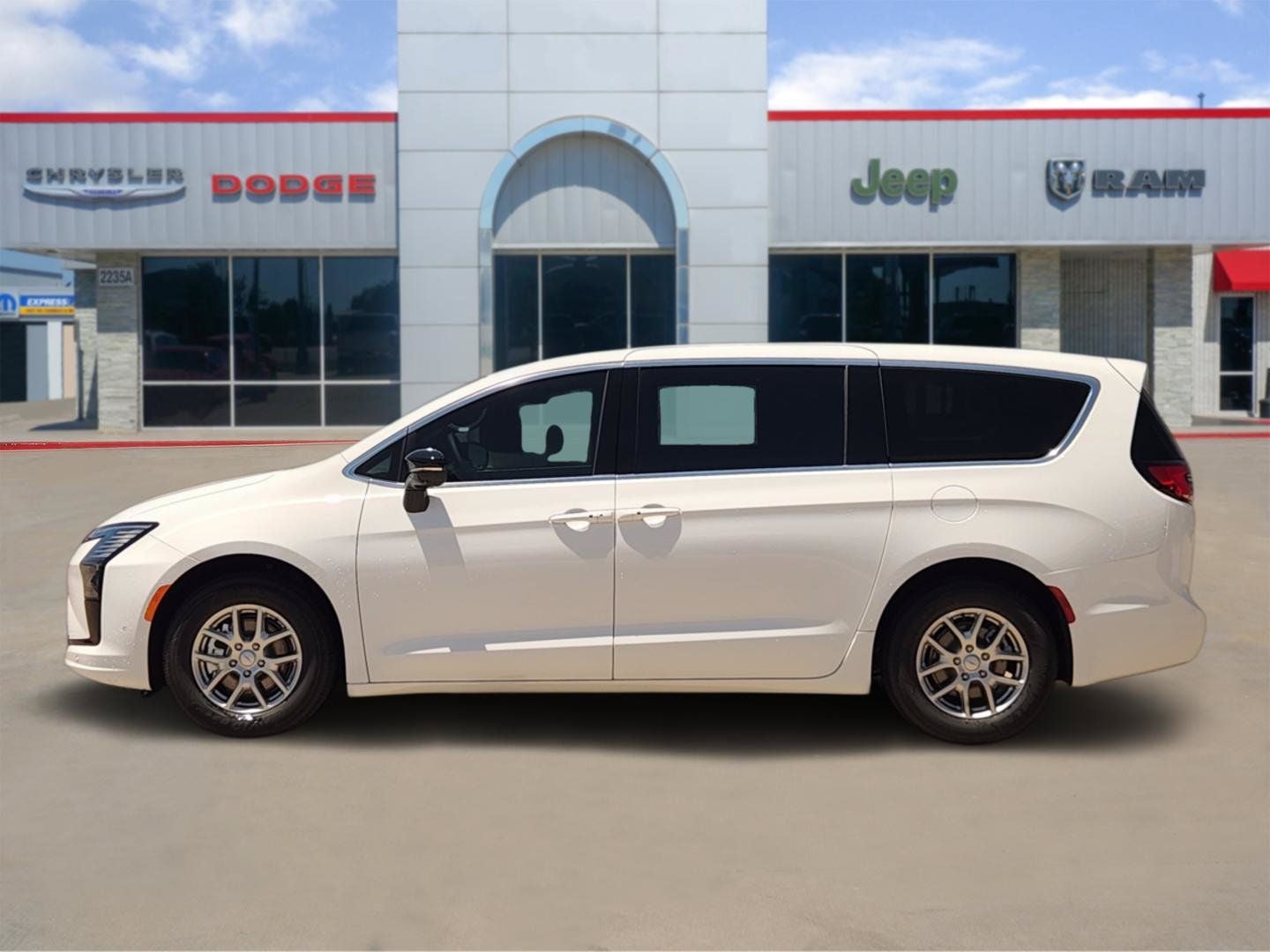 2027 Chrysler Pacifica Select