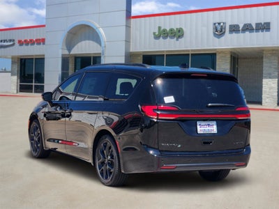 2027 Chrysler Pacifica PACIFICA LIMITED