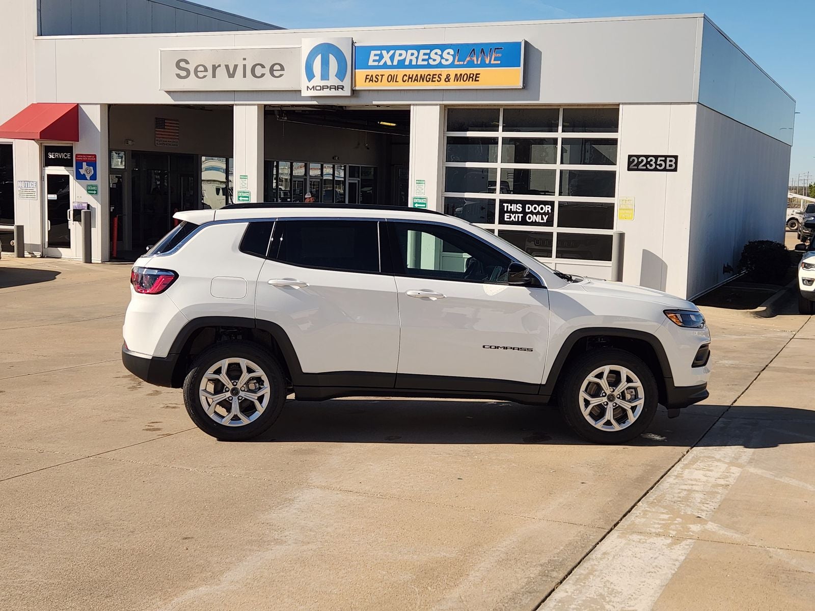 2026 Jeep Compass COMPASS LATITUDE 4X4