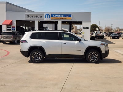 2026 Jeep Cherokee CHEROKEE LAREDO 4X4