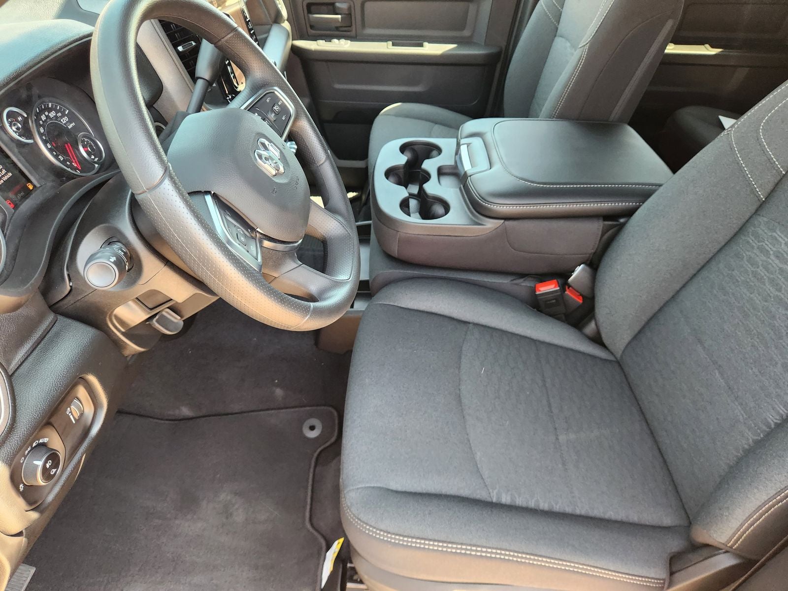 2026 RAM Ram 2500 RAM 2500 BLACK EXPRESS CREW CAB 4X4 6'4' BOX