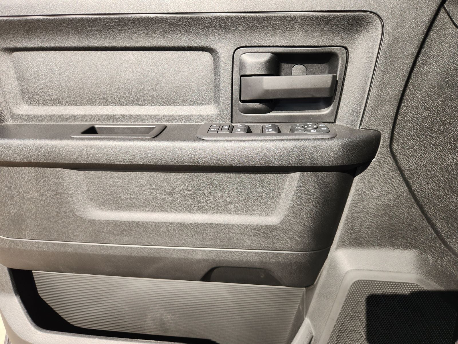 2026 RAM Ram 2500 RAM 2500 BLACK EXPRESS CREW CAB 4X4 6'4' BOX