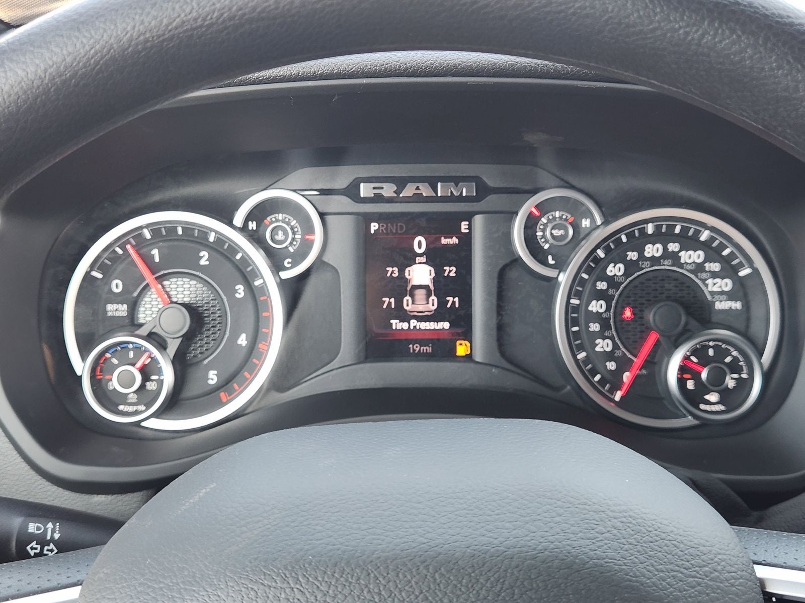 2026 RAM Ram 2500 RAM 2500 BLACK EXPRESS CREW CAB 4X4 6'4' BOX