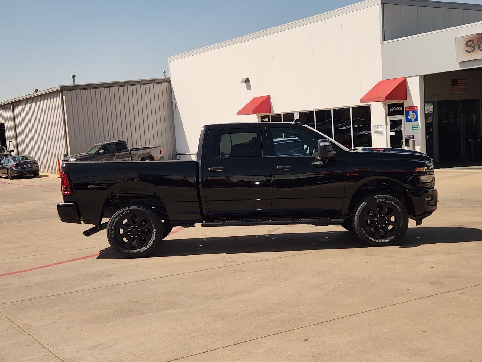 2026 RAM Ram 2500 RAM 2500 BLACK EXPRESS CREW CAB 4X4 6'4' BOX