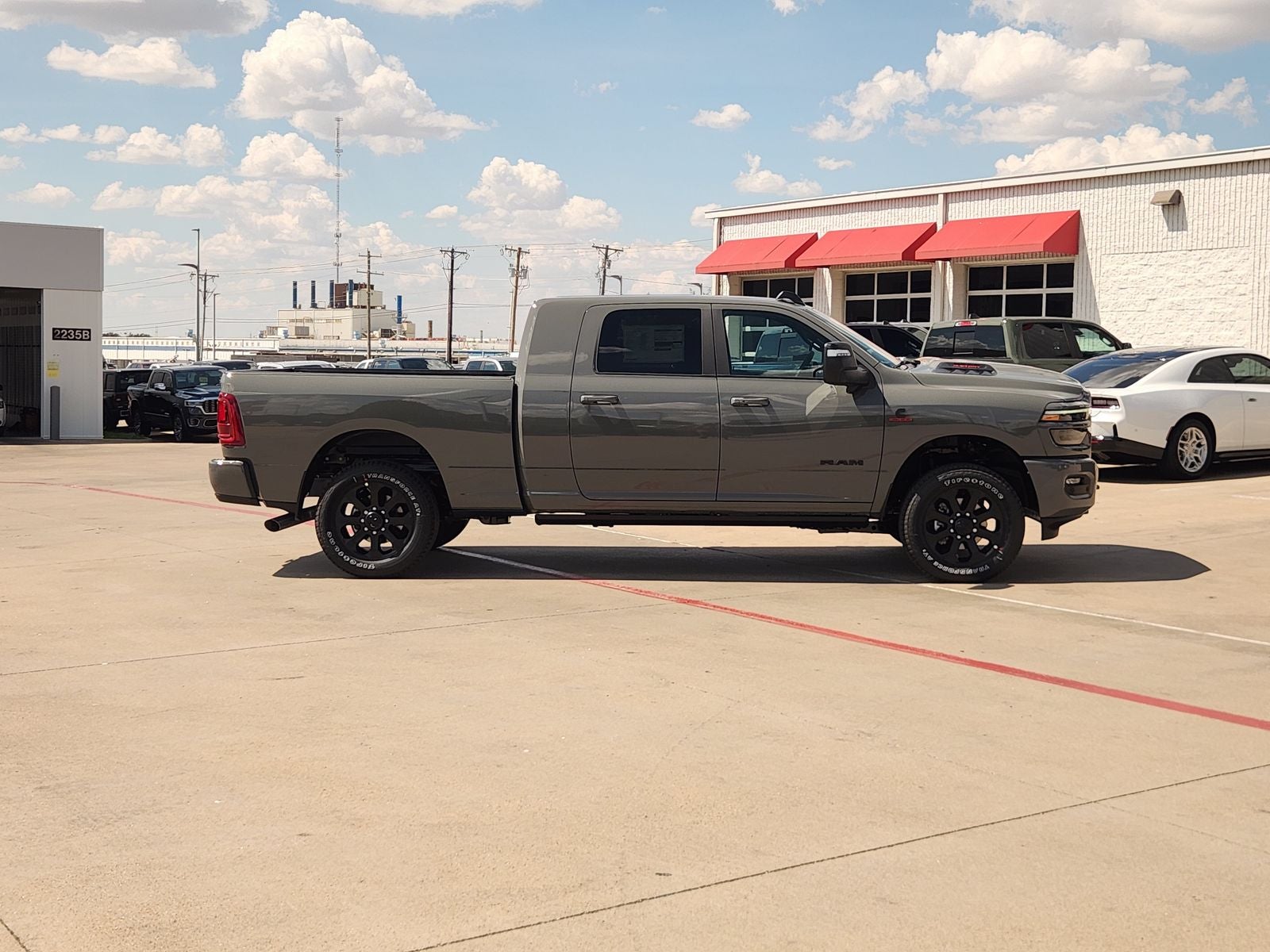 2027 RAM Ram 2500 RAM 2500 LARAMIE MEGA CAB 4X4 6'4' BOX