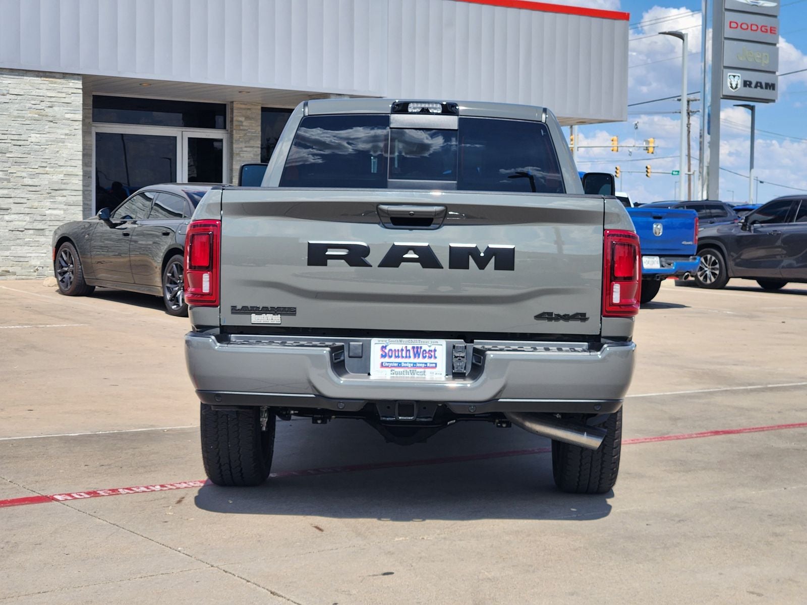 2027 RAM Ram 2500 RAM 2500 LARAMIE MEGA CAB 4X4 6'4' BOX