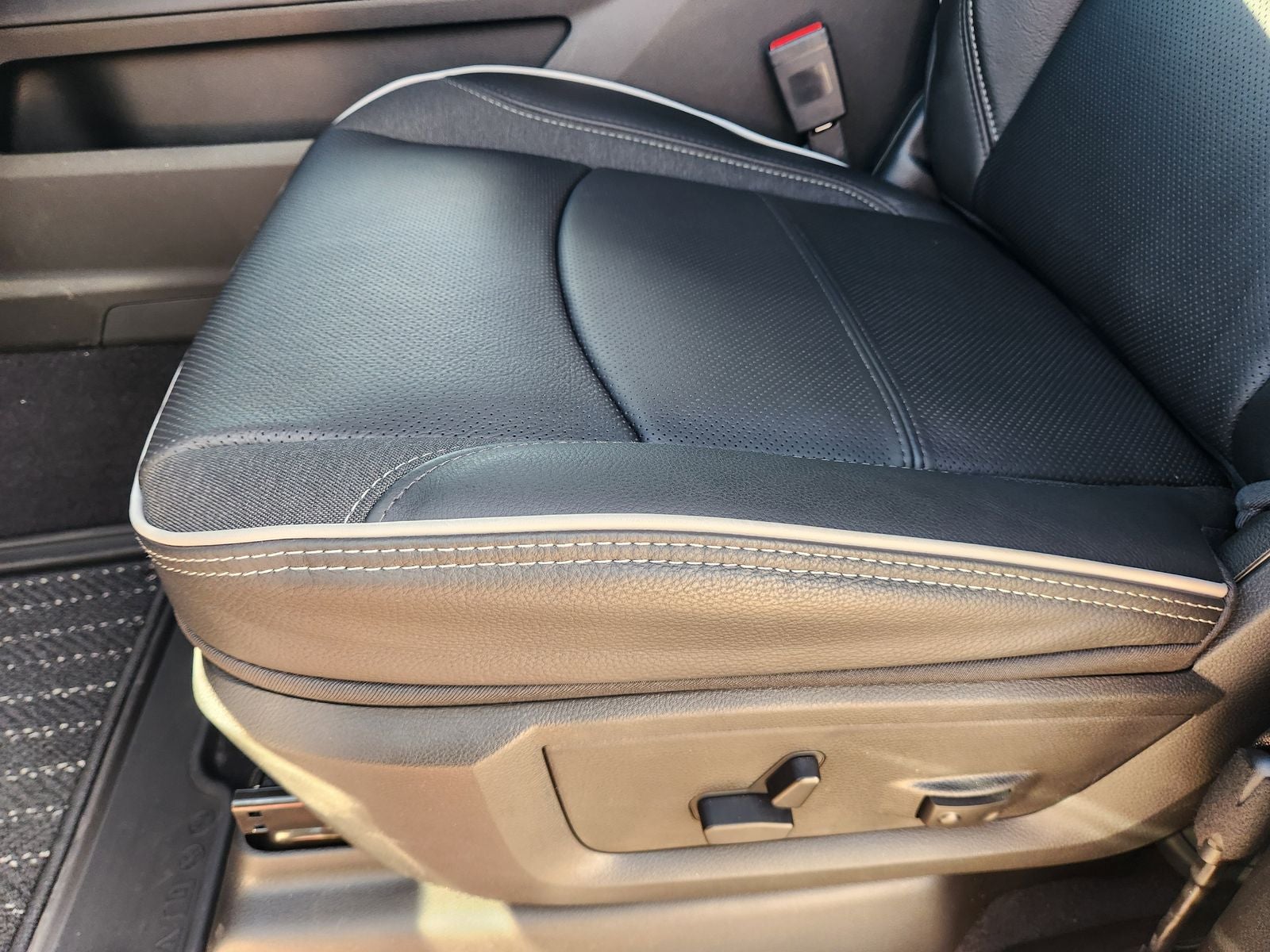 2026 RAM Ram 2500 RAM 2500 LIMITED MEGA CAB 4X4 6'4' BOX