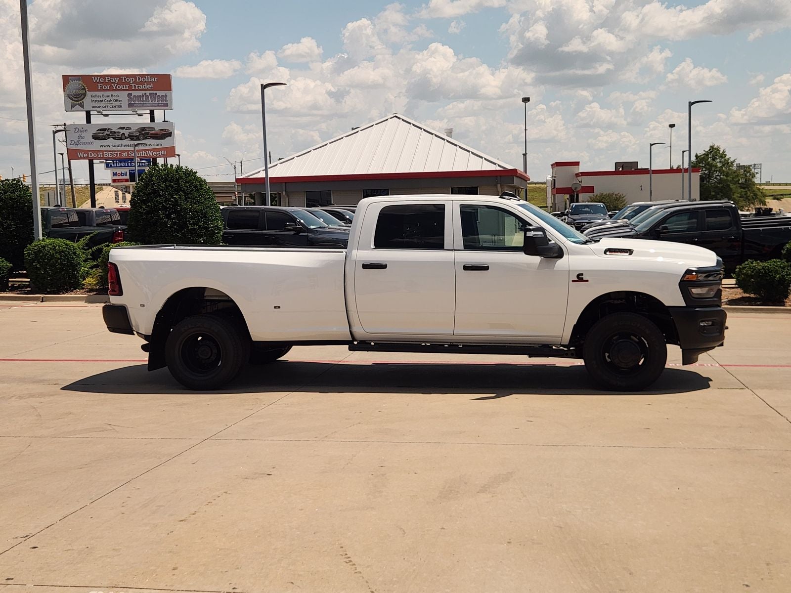 2026 RAM Ram 3500 RAM 3500 TRADESMAN CREW CAB 4X4 8' BOX