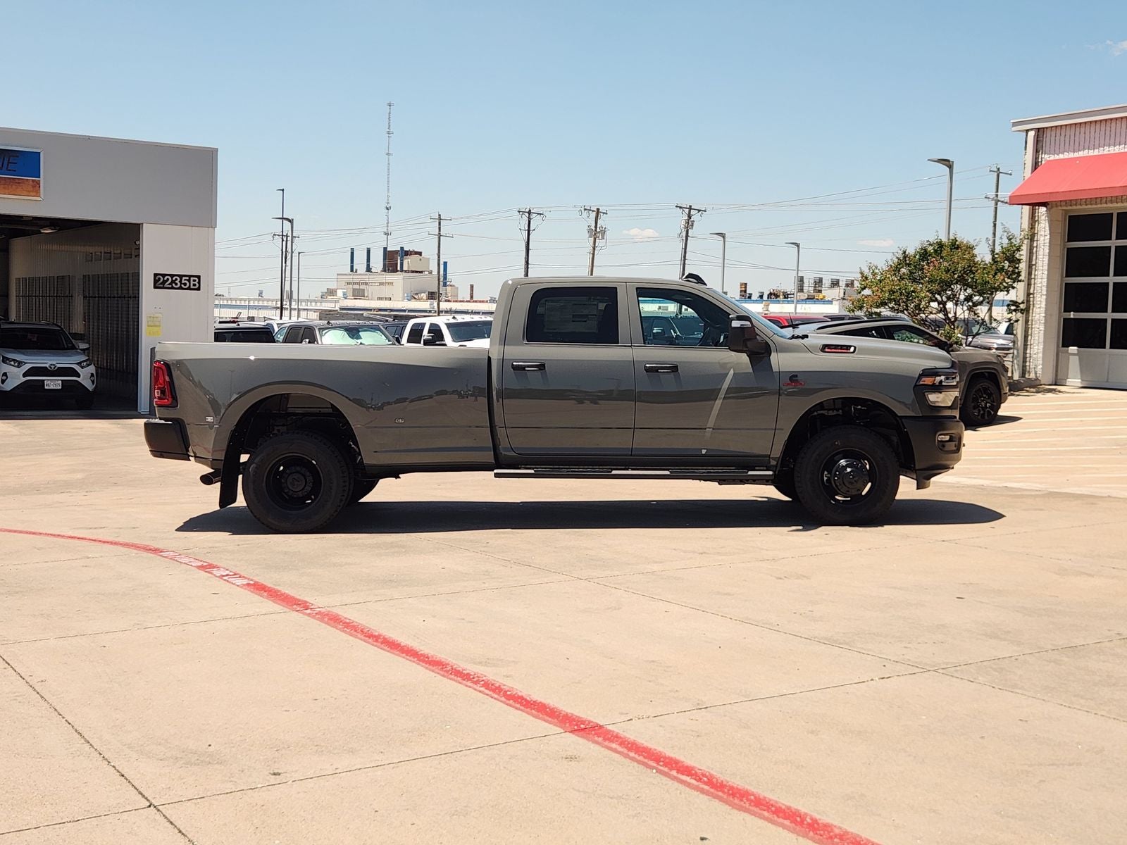 2026 RAM Ram 3500 RAM 3500 TRADESMAN CREW CAB 4X4 8' BOX