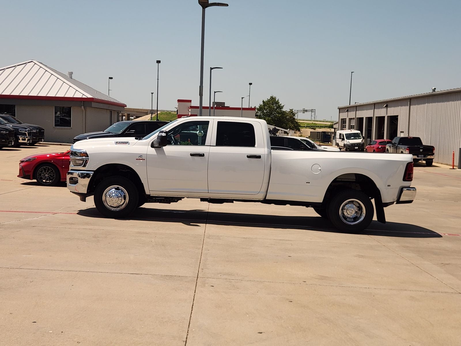 2026 RAM Ram 3500 RAM 3500 TRADESMAN CREW CAB 4X4 8' BOX