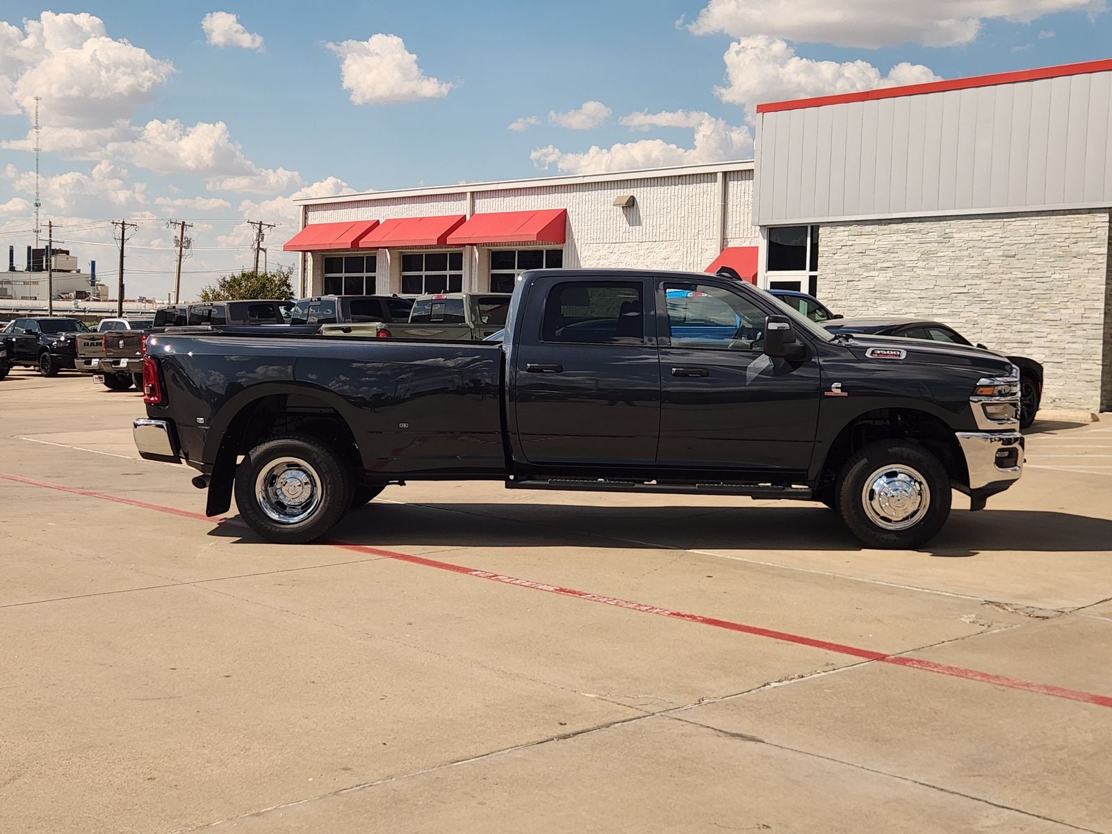 2026 RAM Ram 3500 RAM 3500 TRADESMAN CREW CAB 4X4 8' BOX