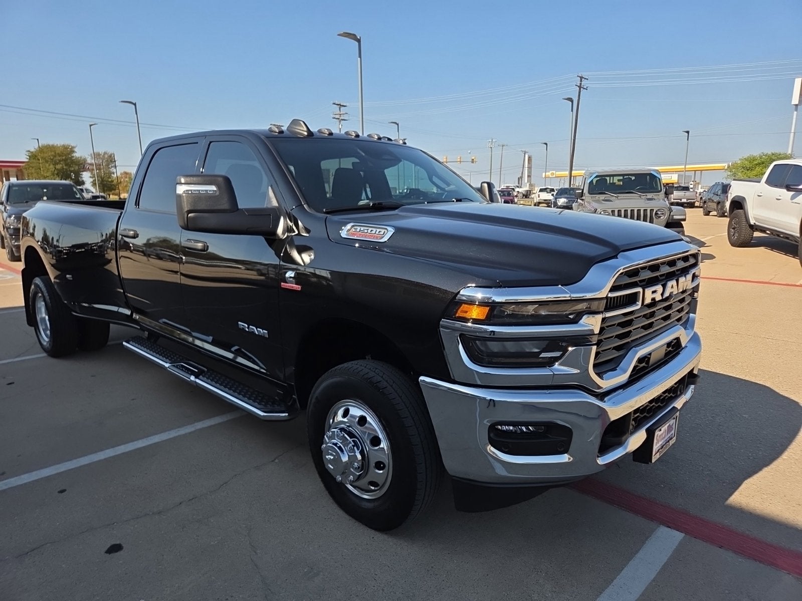 2025 RAM Ram 3500 Lone Star Crew Cab 4x4 8' Box