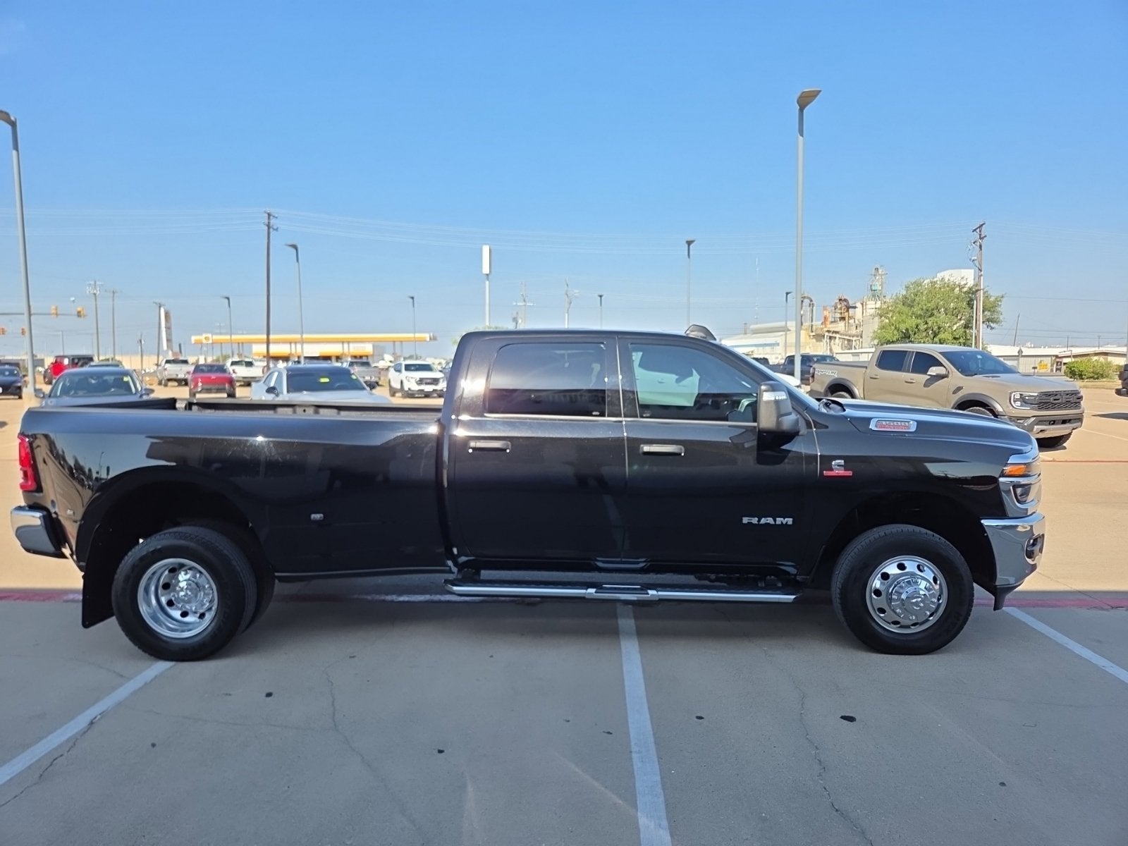2025 RAM Ram 3500 Lone Star Crew Cab 4x4 8' Box