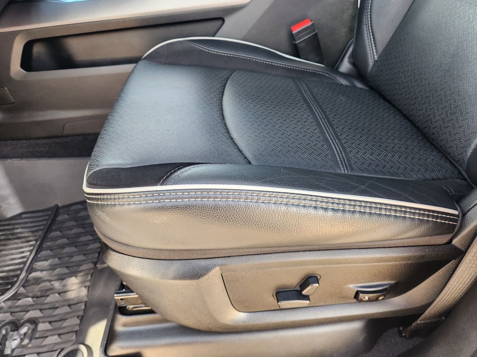 2025 RAM Ram 3500 Laramie Crew Cab 4x4 8' Box