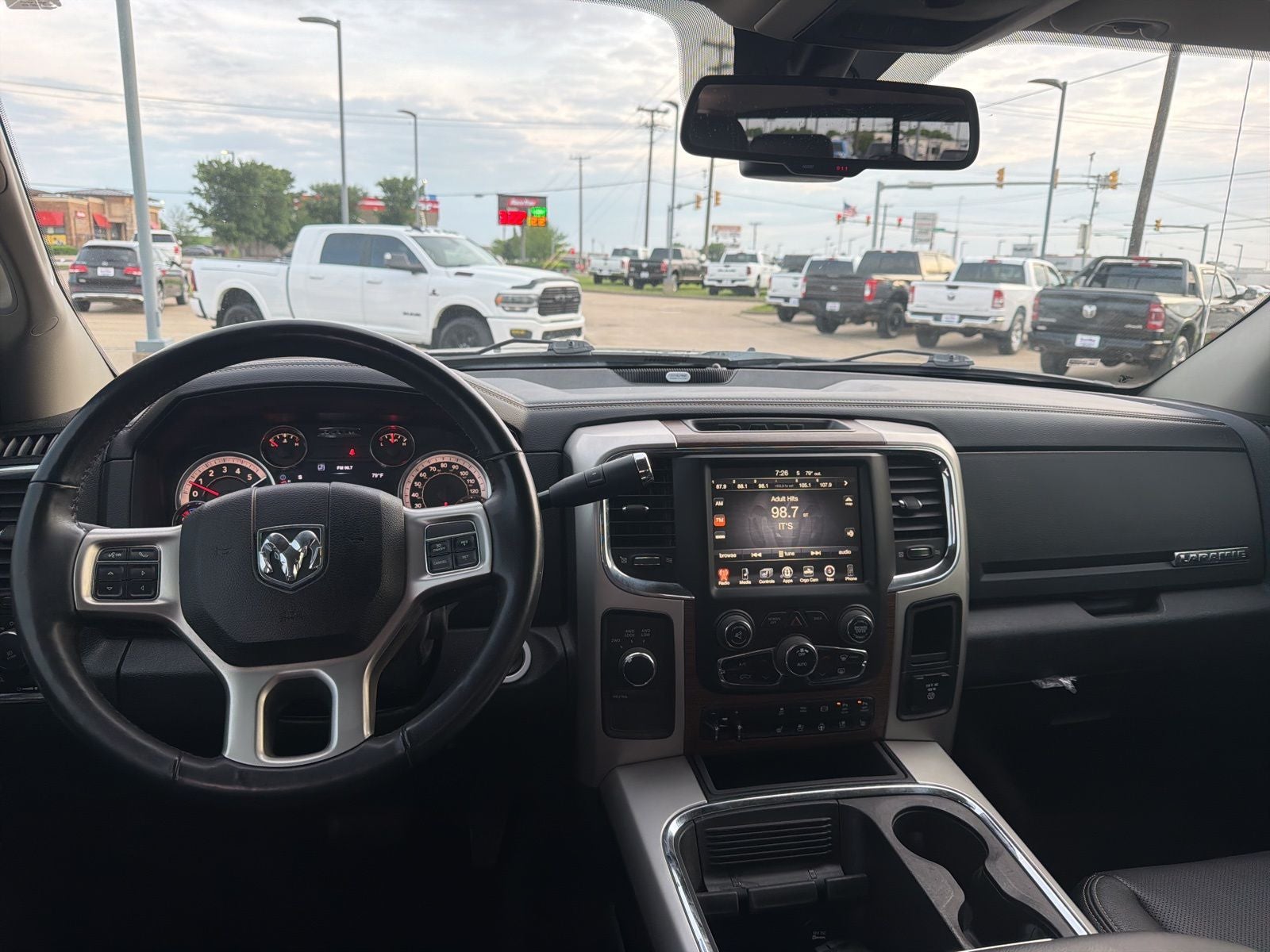 2017 RAM Ram 3500 Laramie Crew Cab 4x4 8' Box