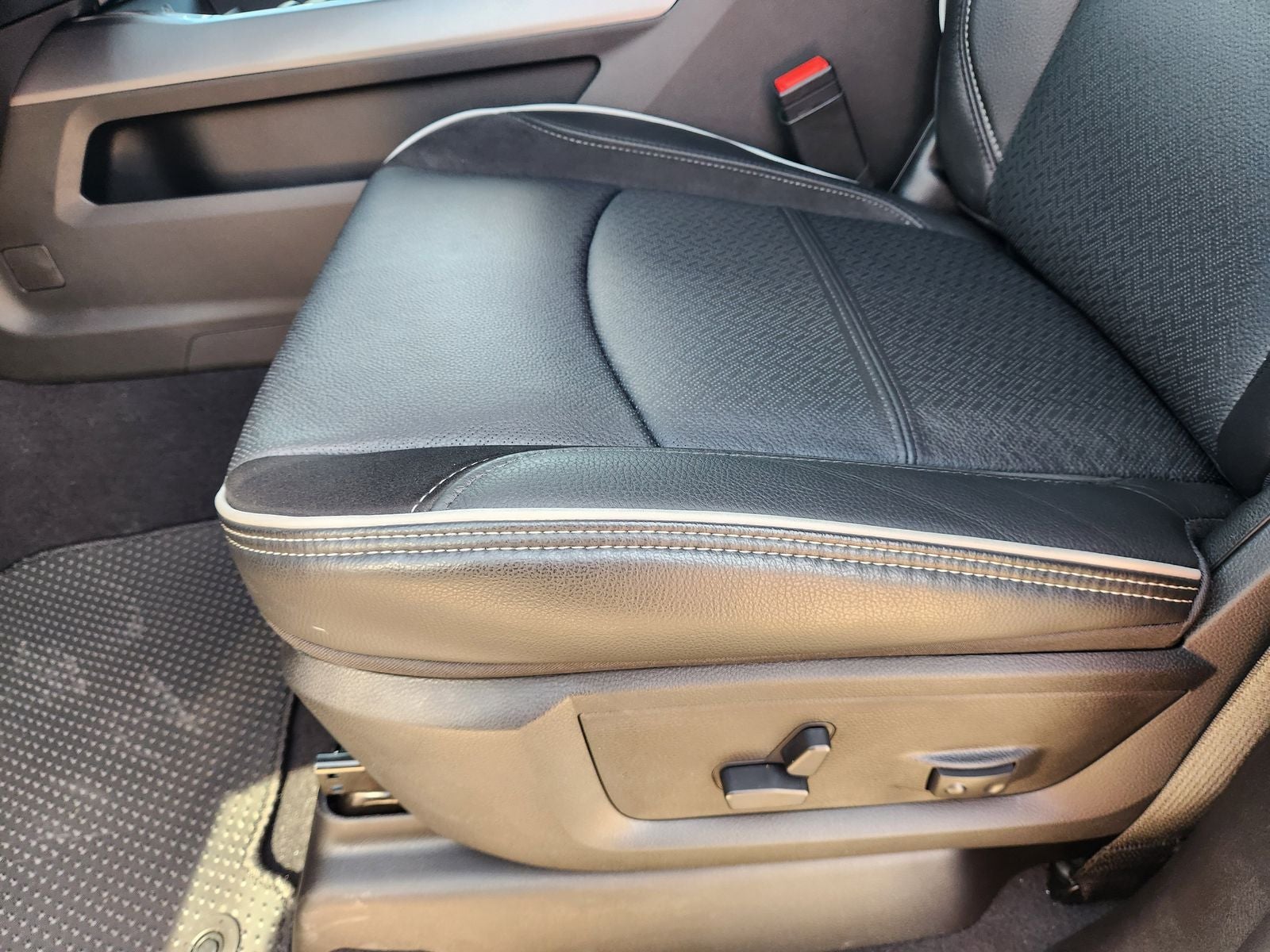 2026 RAM Ram 3500 RAM 3500 LARAMIE MEGA CAB 4X4 6'4' BOX