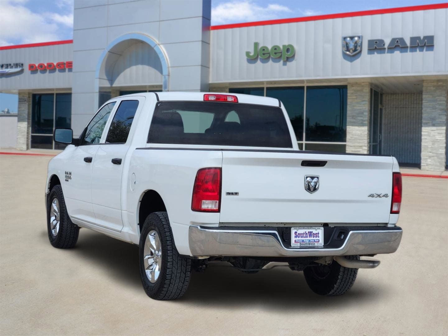 2023 RAM 1500 Classic SLT Crew Cab 4x4 5'7' Box