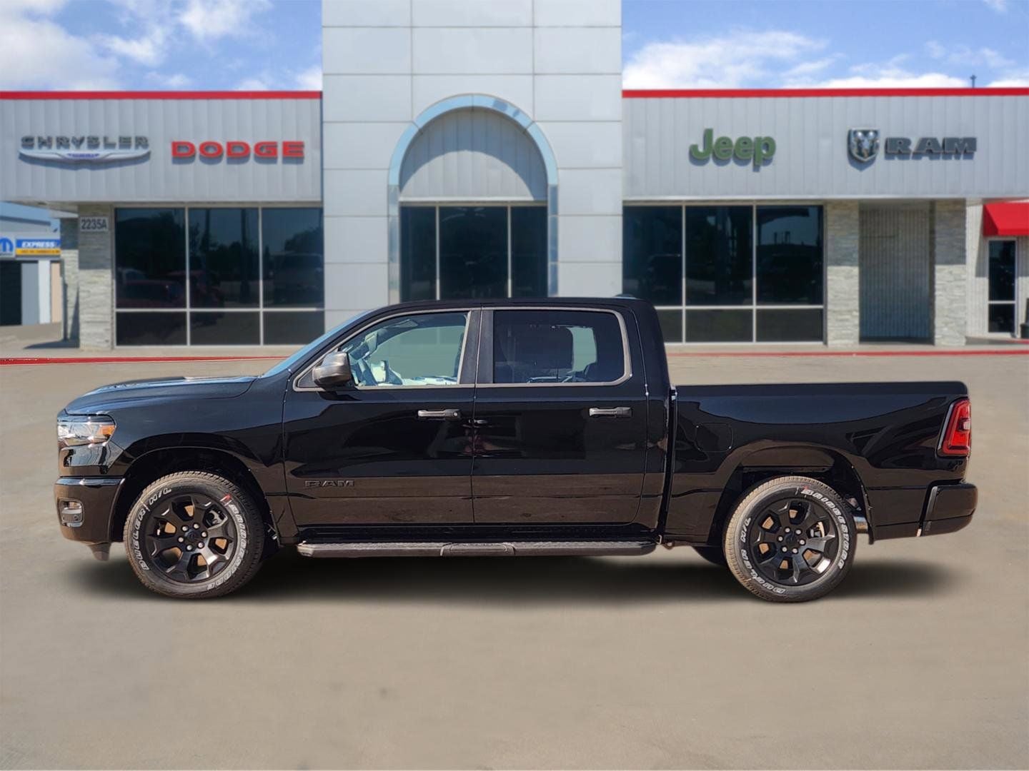 2026 RAM Ram 1500 RAM 1500 EXPRESS CREW CAB 4X4 5'7' BOX