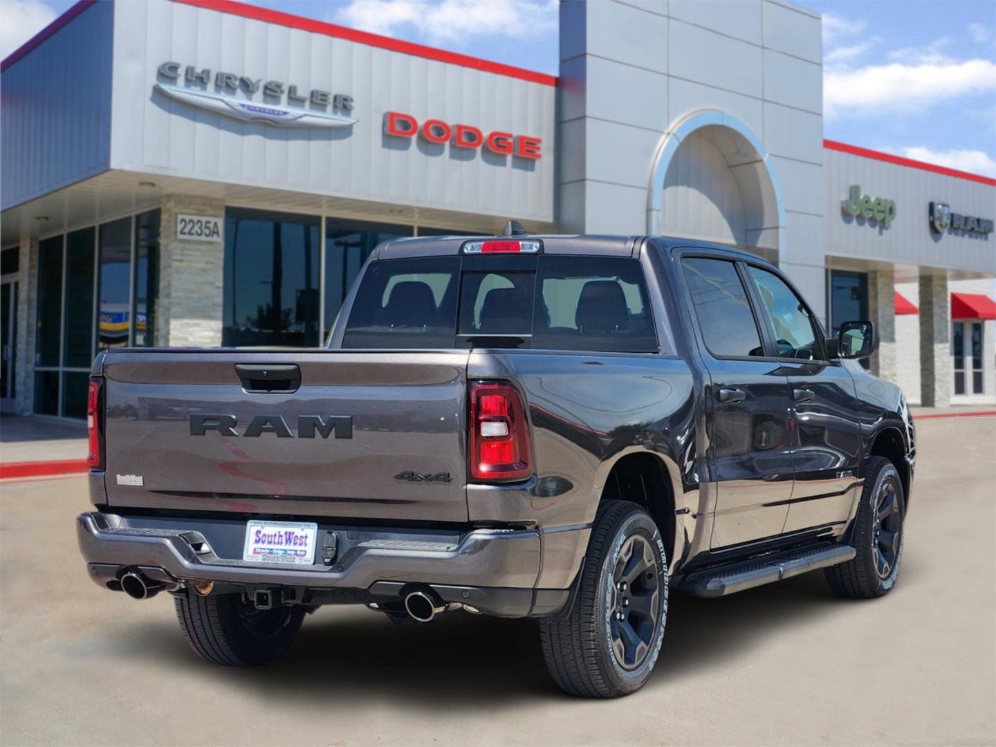 2026 RAM Ram 1500 RAM 1500 EXPRESS CREW CAB 4X4 5'7' BOX