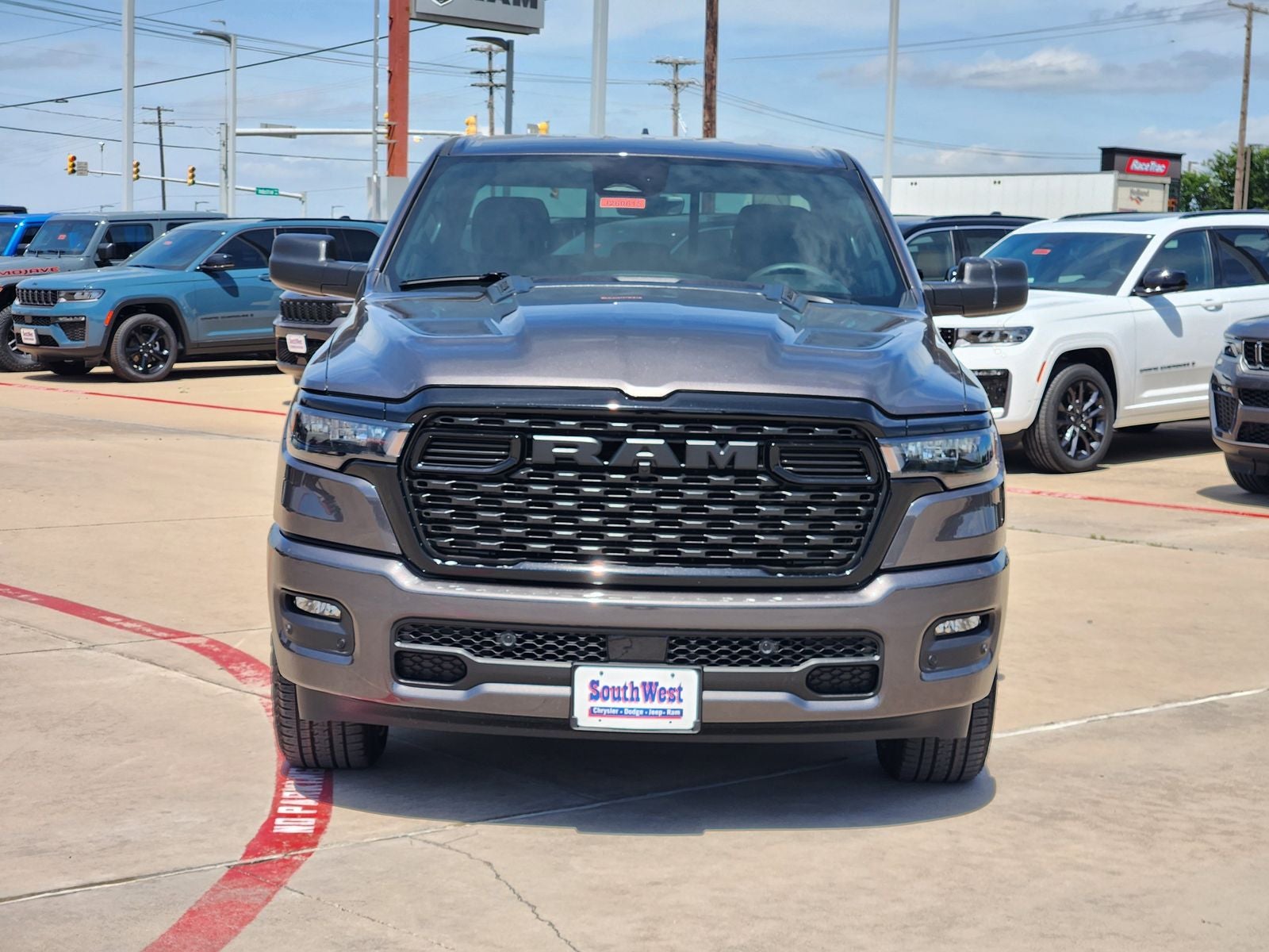 2026 RAM Ram 1500 RAM 1500 EXPRESS CREW CAB 4X4 5'7' BOX