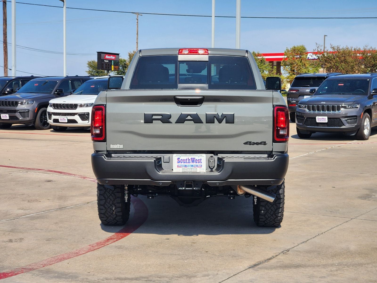 2026 RAM Ram 2500 RAM 2500 TRADESMAN CREW CAB 4X4 6'4' BOX