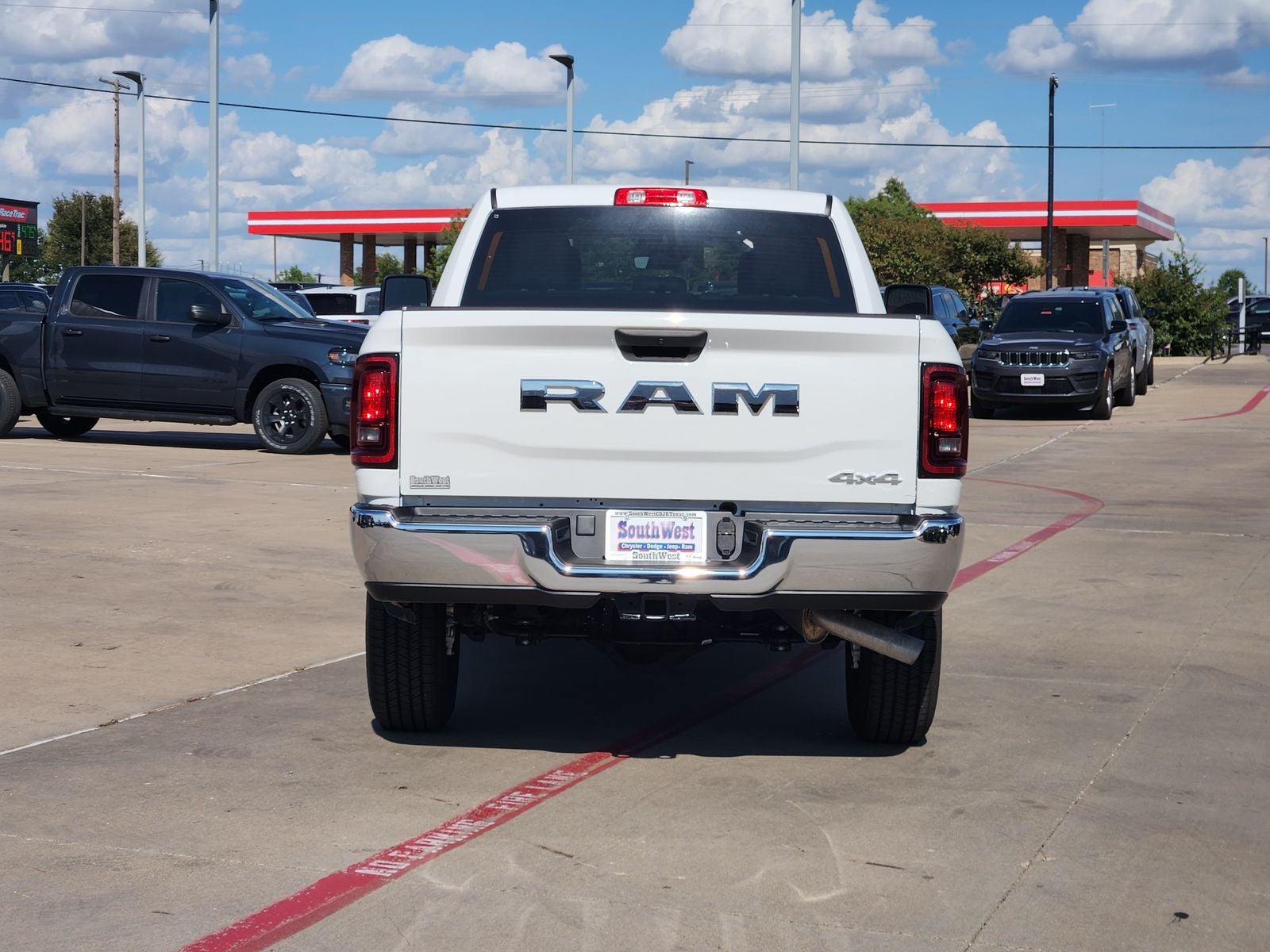 2026 RAM Ram 2500 RAM 2500 TRADESMAN CREW CAB 4X4 6'4' BOX