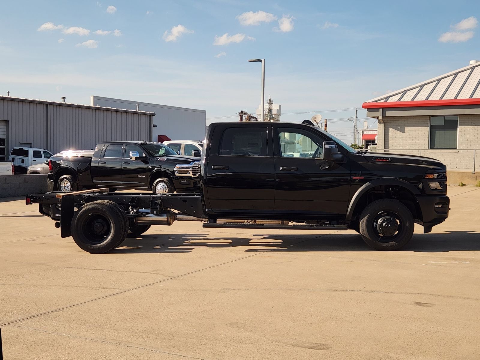 2026 RAM Ram 3500 Chassis Cab RAM 3500 TRADESMAN CREW CAB CHASSIS 4X4 60' CA