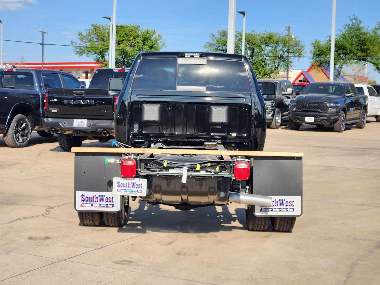 2026 RAM Ram 3500 Chassis Cab RAM 3500 TRADESMAN CREW CAB CHASSIS 4X4 60' CA