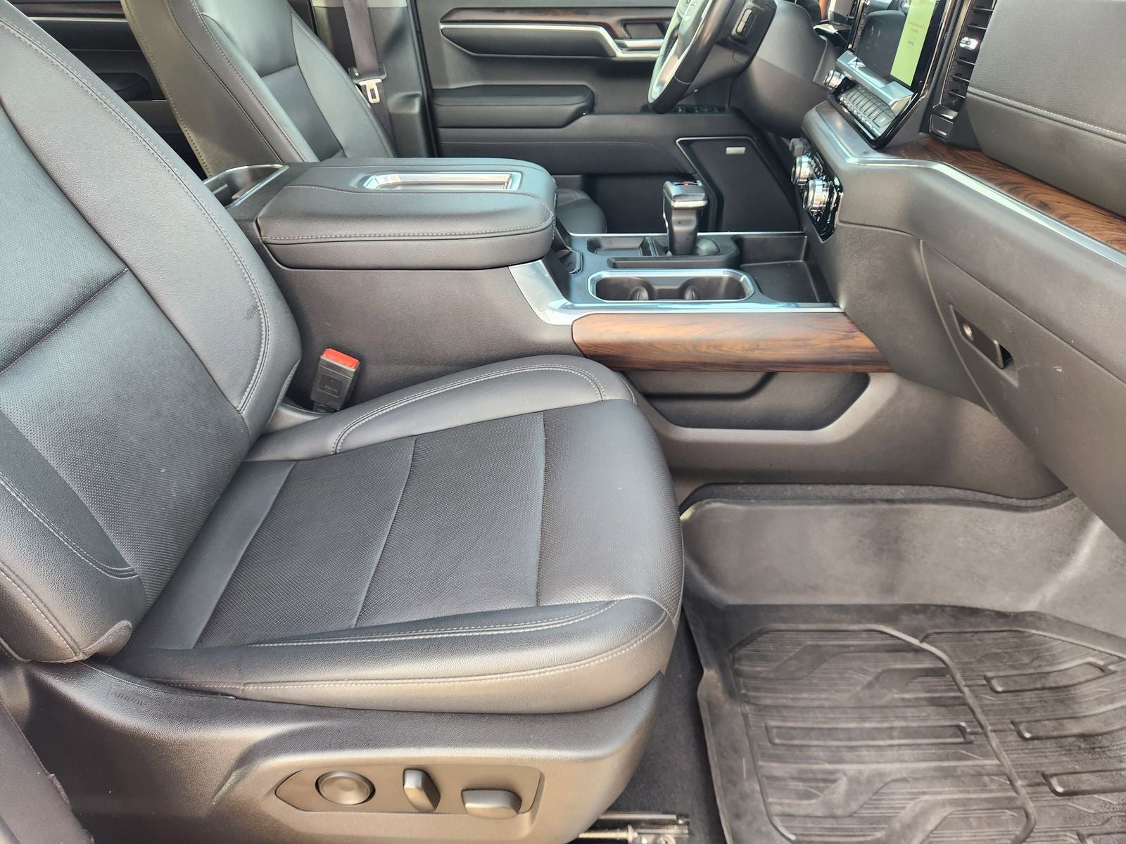 2022 GMC Sierra 1500 4WD Crew Cab Short Box SLT