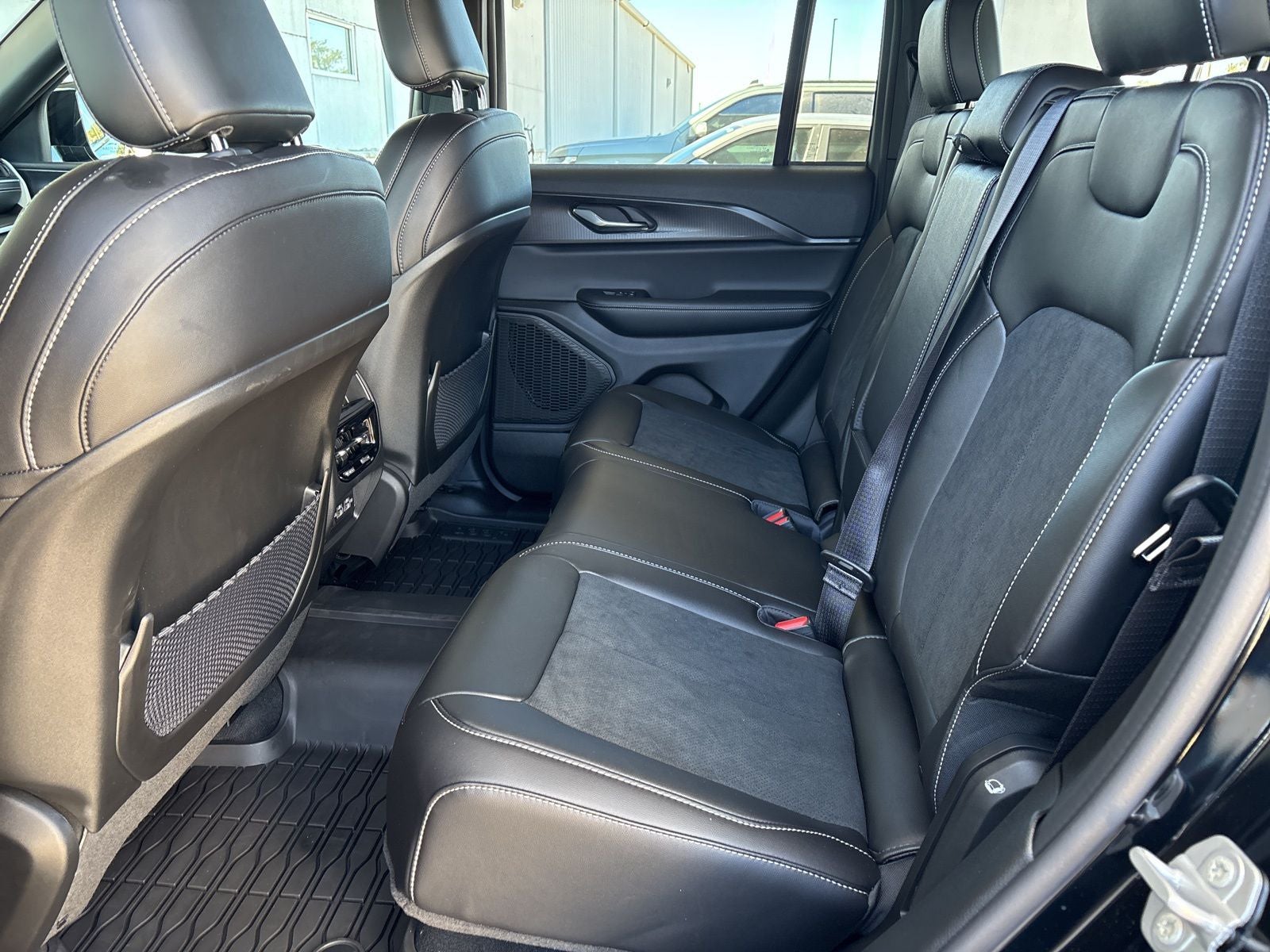 2025 Jeep Grand Cherokee GRAND CHEROKEE ALTITUDE 4X2