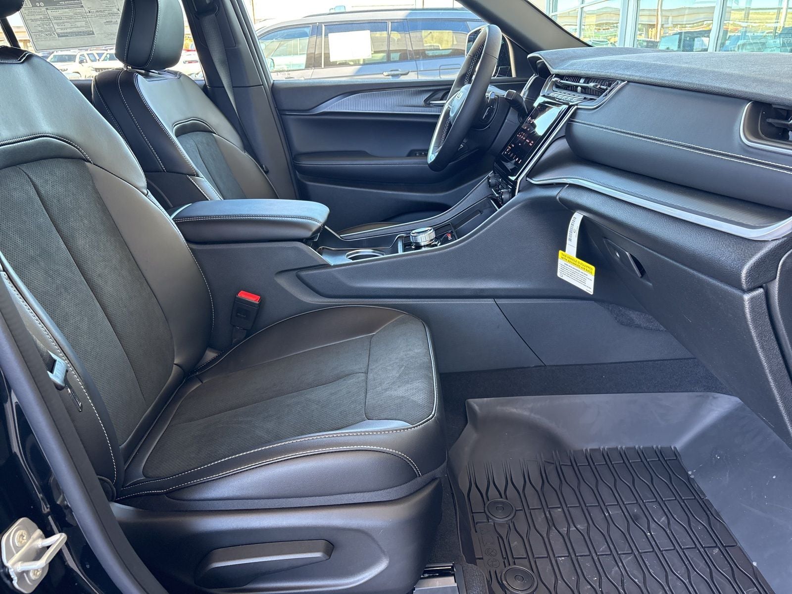 2025 Jeep Grand Cherokee GRAND CHEROKEE ALTITUDE 4X2