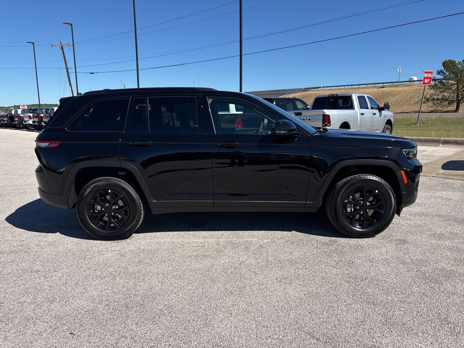 2025 Jeep Grand Cherokee GRAND CHEROKEE ALTITUDE 4X2
