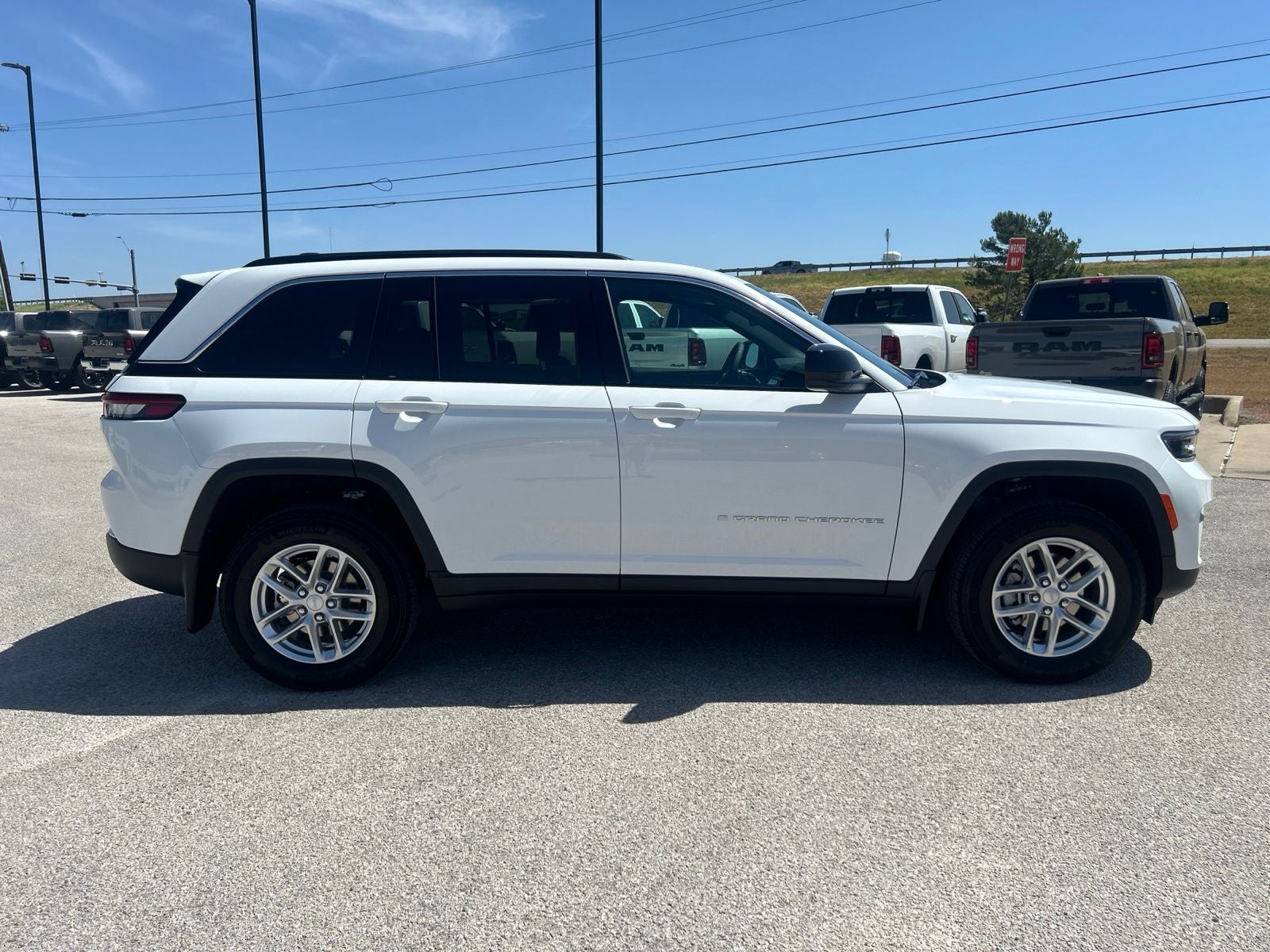2026 Jeep Grand Cherokee GRAND CHEROKEE LAREDO 4X2