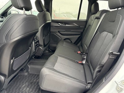 2026 Jeep Grand Cherokee GRAND CHEROKEE LAREDO 4X2