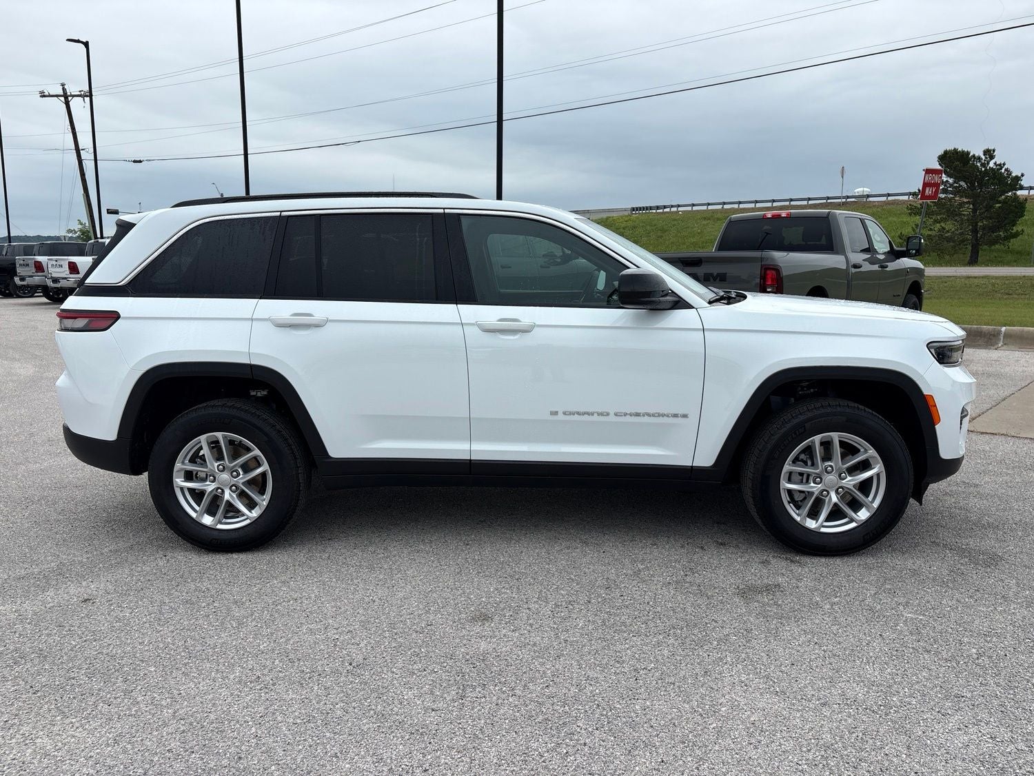 2026 Jeep Grand Cherokee GRAND CHEROKEE LAREDO 4X2