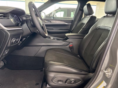 2027 Jeep Grand Cherokee Laredo Altitude