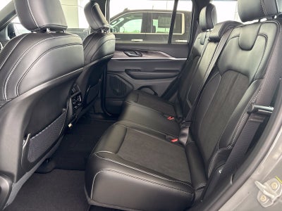2027 Jeep Grand Cherokee Laredo Altitude