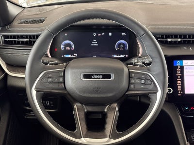 2027 Jeep Grand Cherokee Laredo Altitude