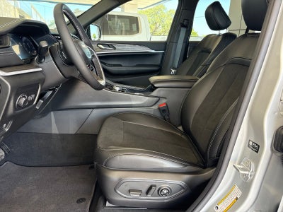 2026 Jeep Grand Cherokee GRAND CHEROKEE LAREDO ALTITUDE 4X2