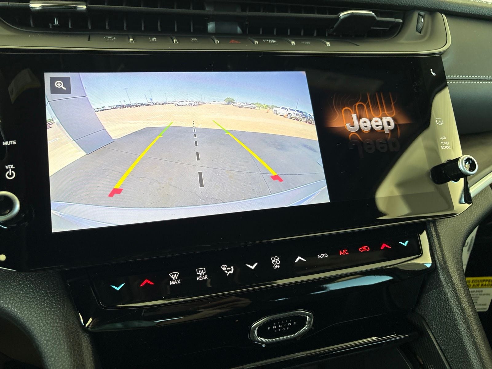 2026 Jeep Grand Cherokee GRAND CHEROKEE LAREDO ALTITUDE 4X2